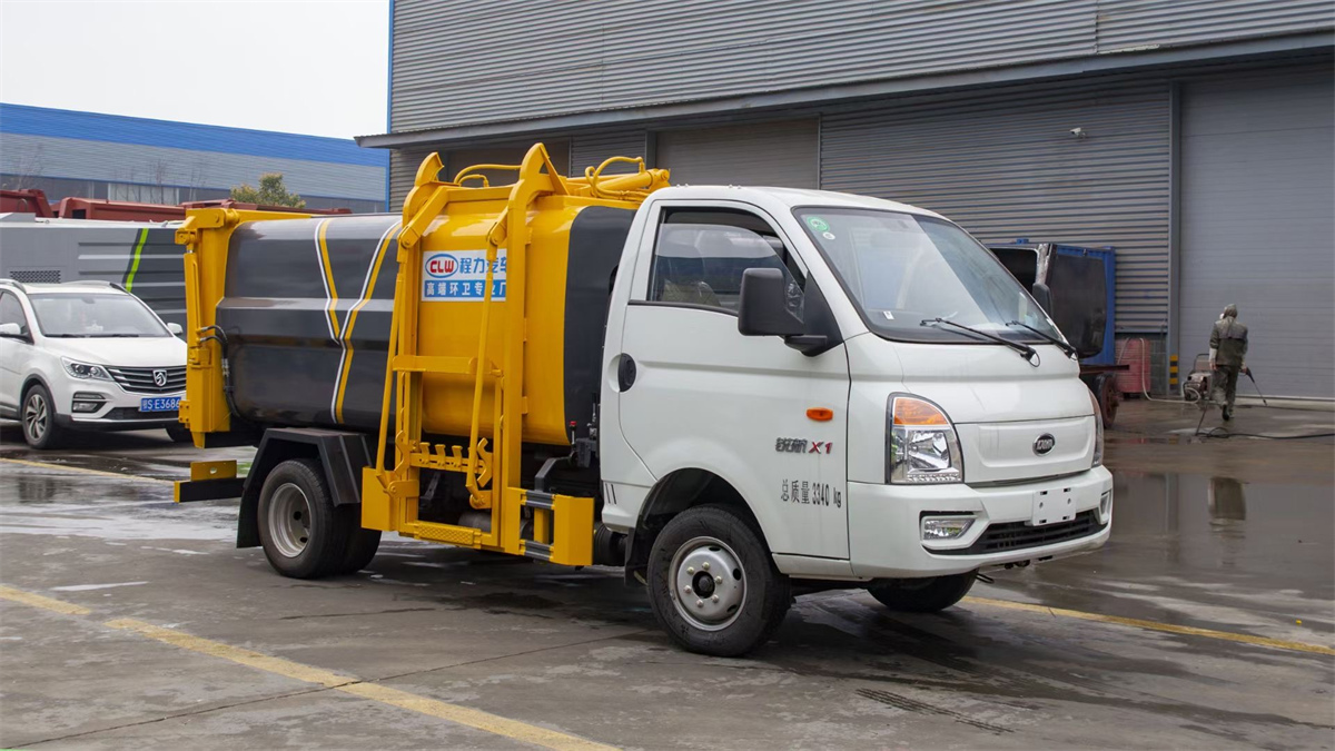 3.5方掛桶垃圾車(chē)-凱馬銳航藍(lán)牌側(cè)裝壓縮掛桶自裝式垃圾車(chē)